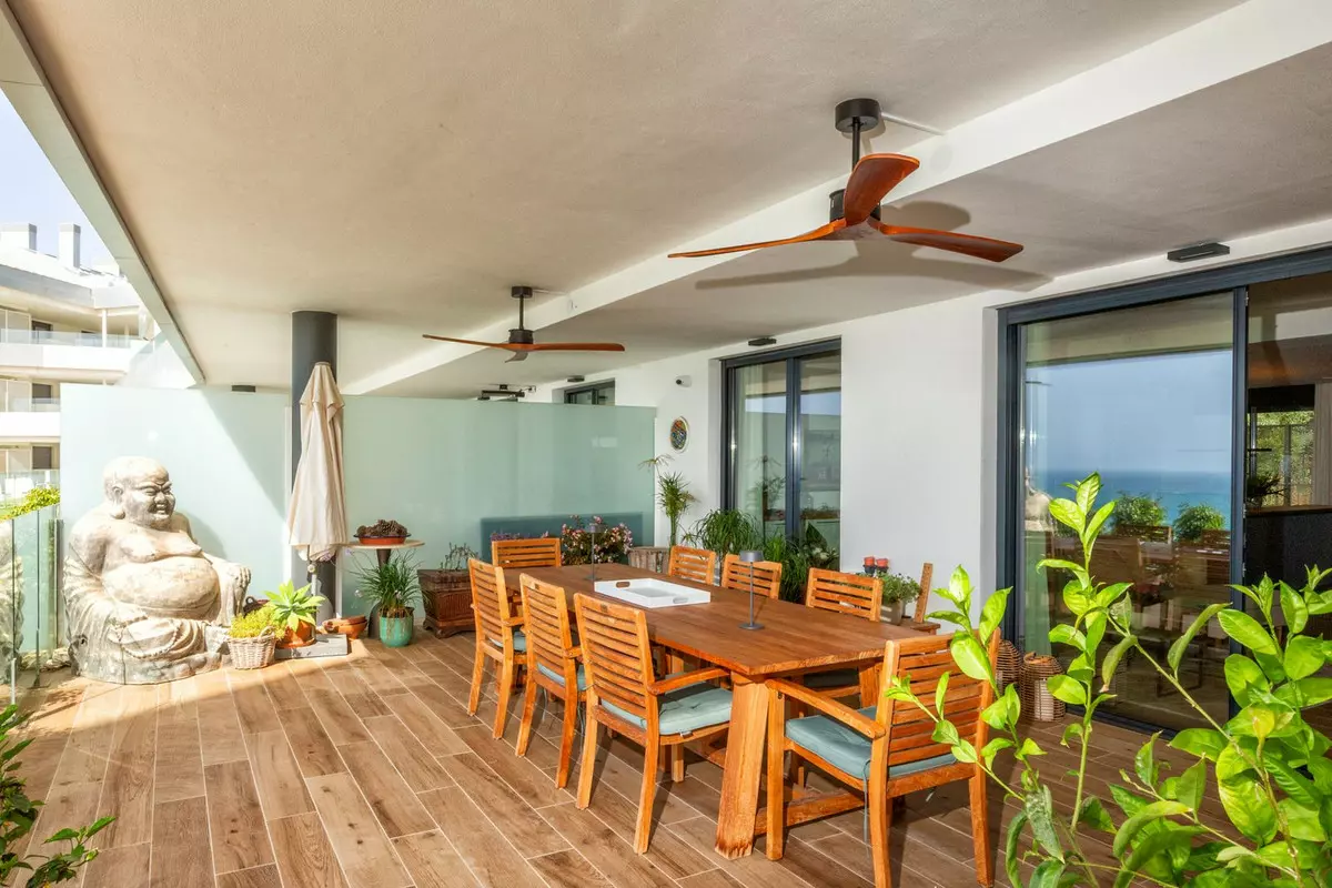 3-bedroom Apartment In Fuengirola, Spain (227 M²)