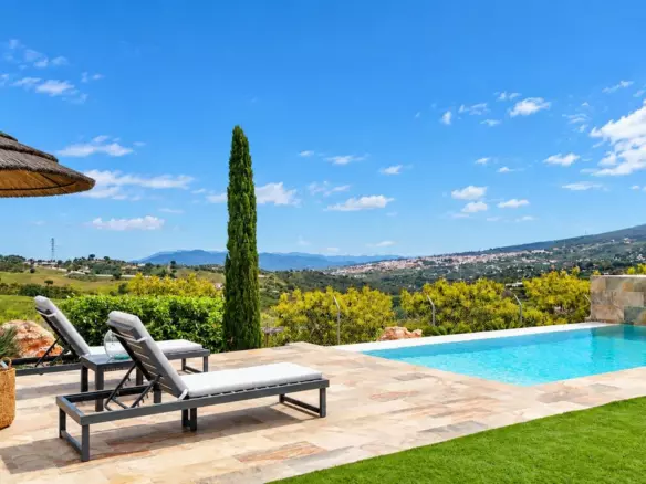 3-bedroom Villa In Alhaurín El Grande, Spain (166 M²)