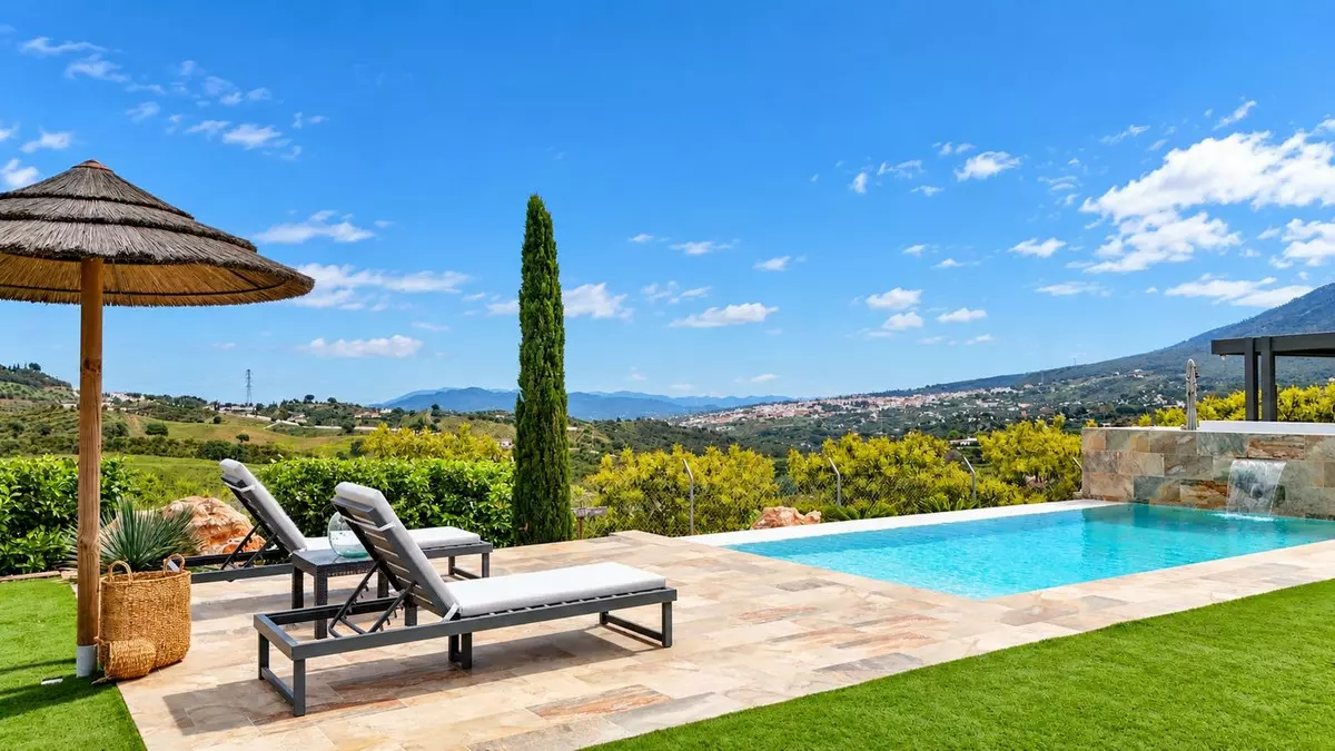 3-bedroom Villa In Alhaurín El Grande, Spain (166 M²)