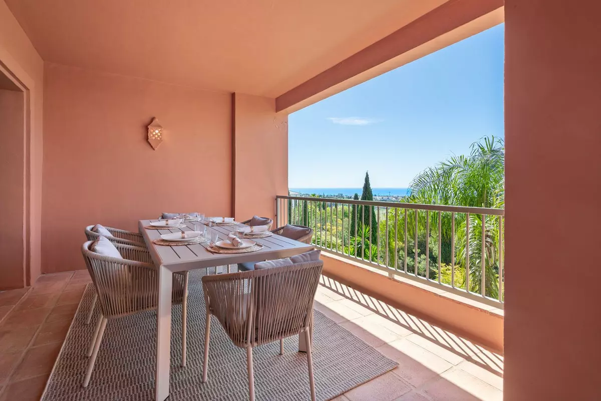 2-bedroom Apartment In Benahavis, Spain (140 M²)