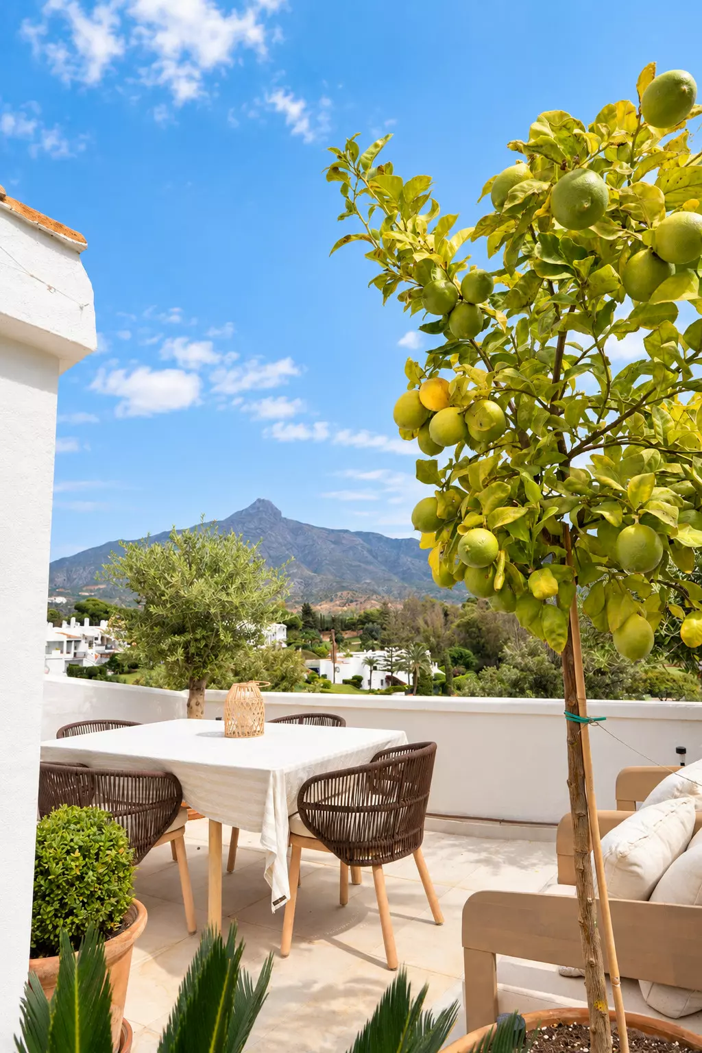 2-bedroom Apartment In Marbella, Spain (73 M²)