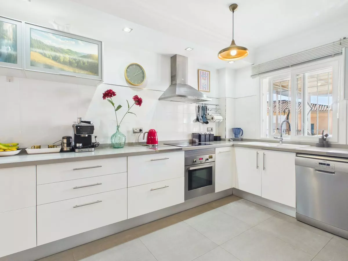 3-bedroom Town House In Estepona, Spain (122 M²)