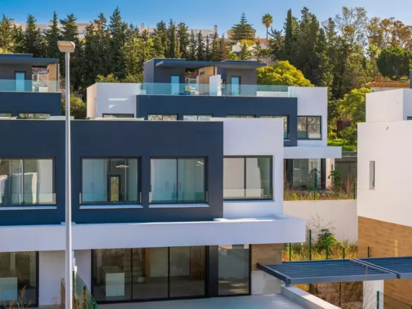 3-bedroom Villa In Estepona, Spain (153 M²)
