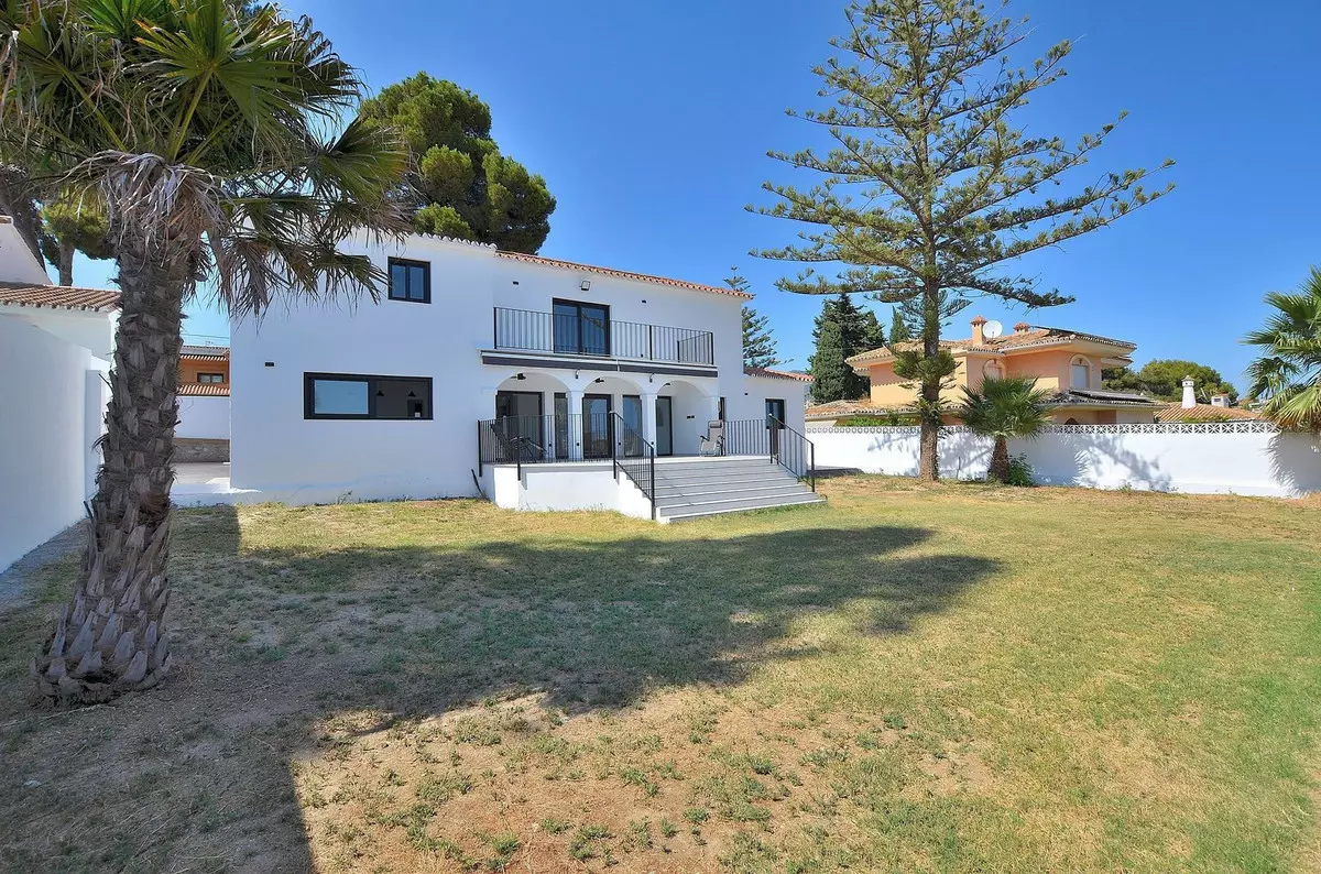 5-bedroom Villa In Mijas, Spain (307 M²)