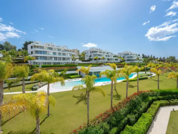 3-bedroom Apartment In Estepona, Spain (114 M²)