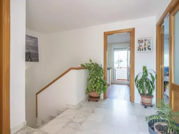 3-bedroom Villa In Estepona, Spain (202 M²)