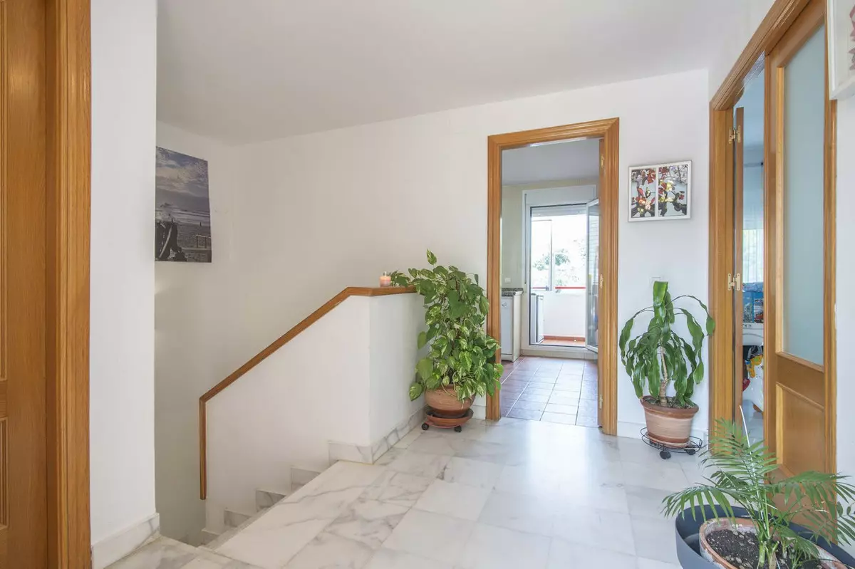 3-bedroom Villa In Estepona, Spain (202 M²)