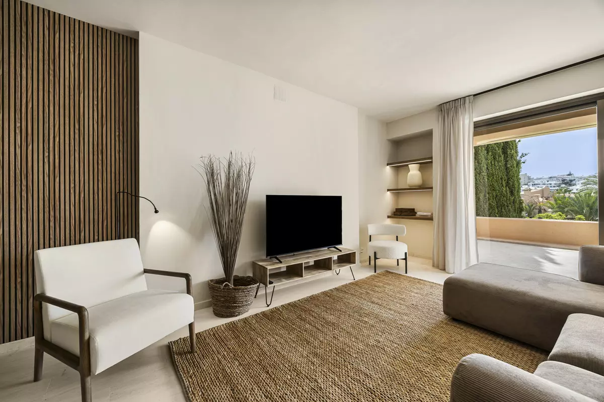 3-bedroom Apartment In Estepona, Spain (298 M²)