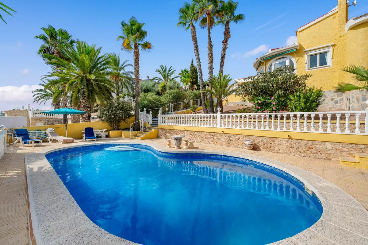 2-bedroom Villa In Rojales, Spain (132 M²)