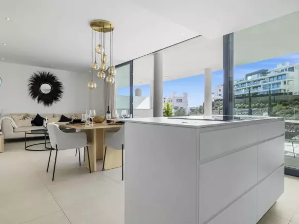2-bedroom Apartment In Fuengirola, Spain (87 M²)