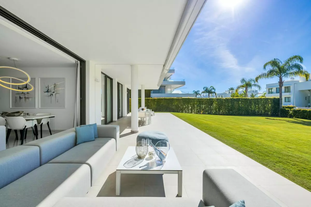 3-bedroom Apartment In Estepona, Spain (114 M²)