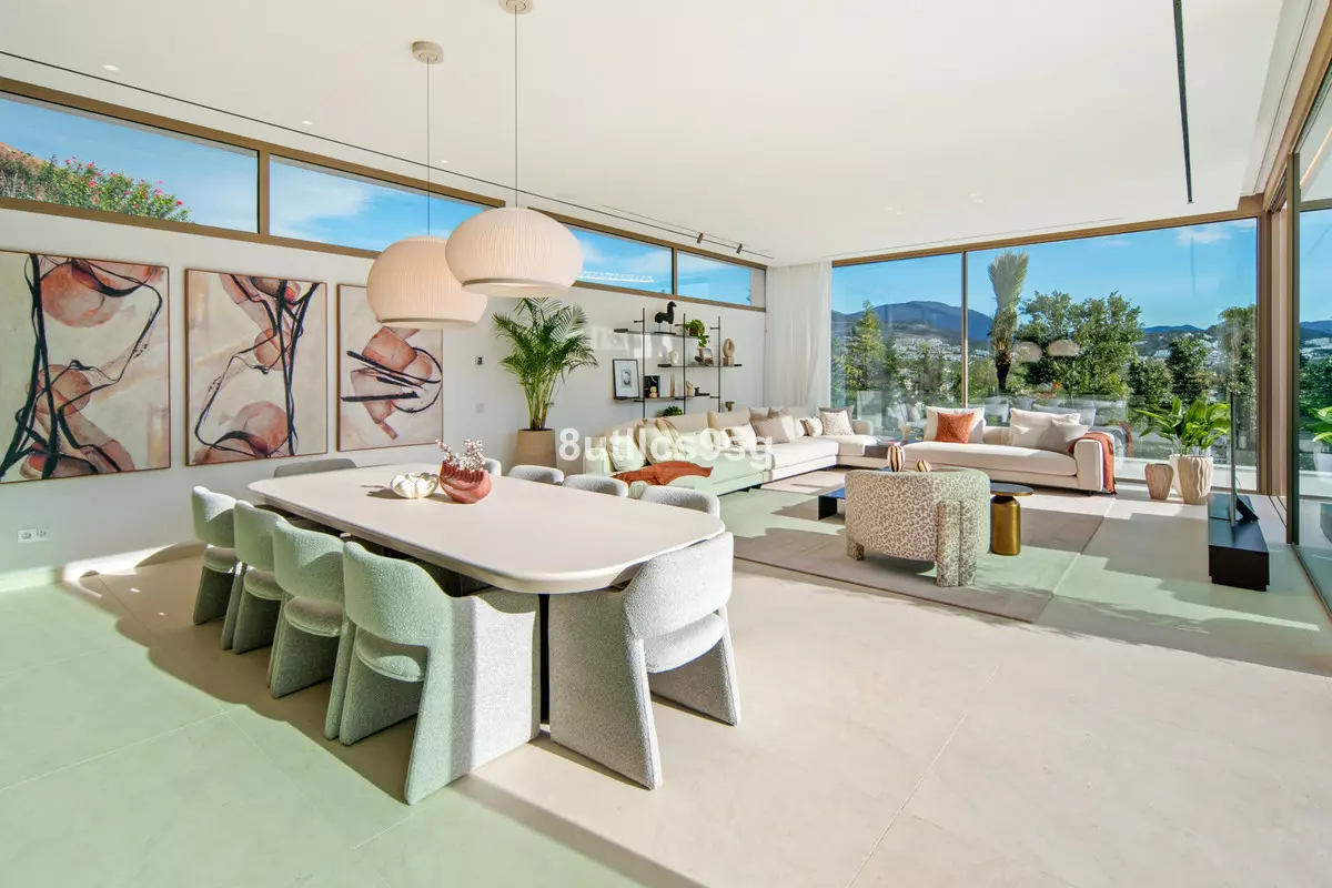 5-bedroom Villa In Marbella, Spain (986 M²)