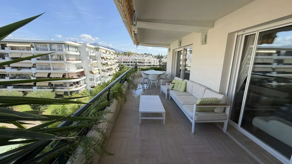 3-bedroom Apartment In Marbella, Spain (130 M²)