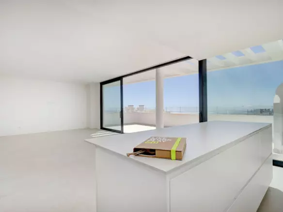 3-bedroom Apartment In Fuengirola, Spain (132 M²)