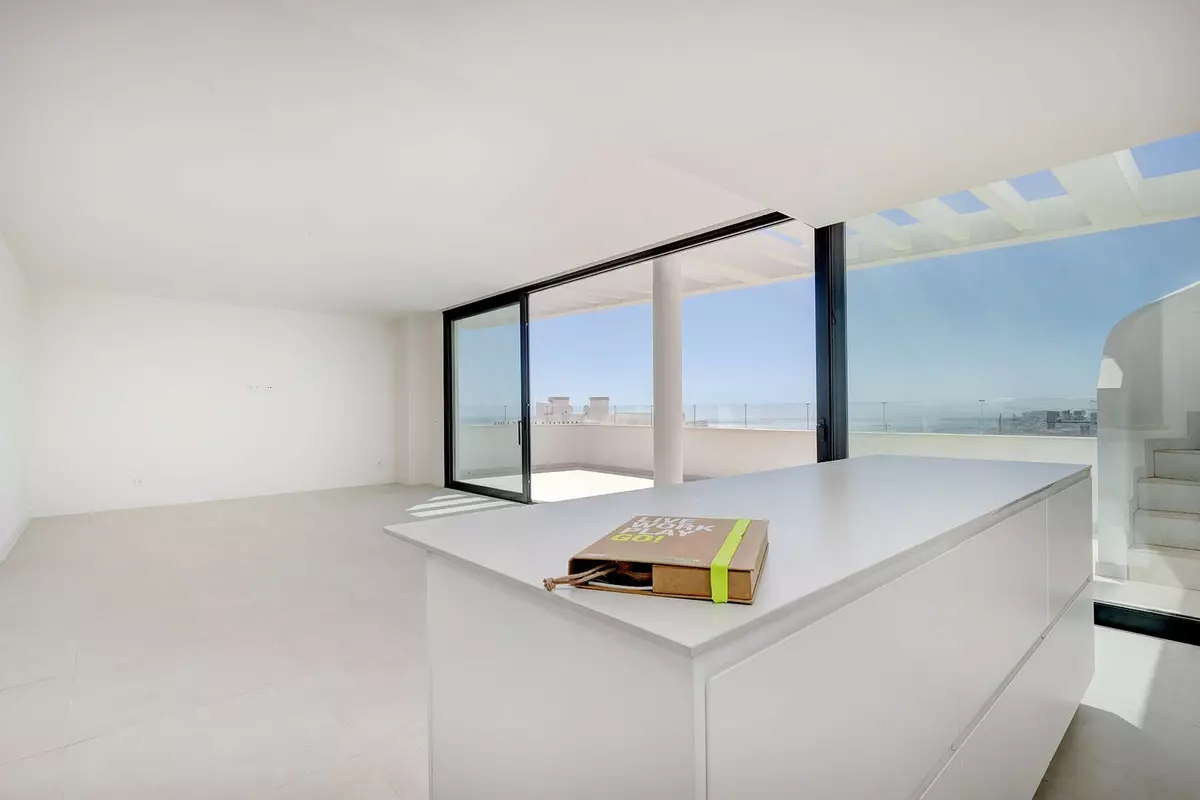 3-bedroom Apartment In Fuengirola, Spain (132 M²)