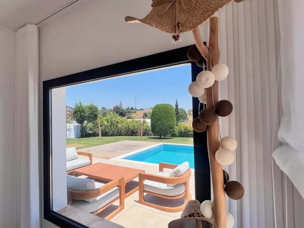 3-bedroom Villa In Estepona, Spain (257 M²)