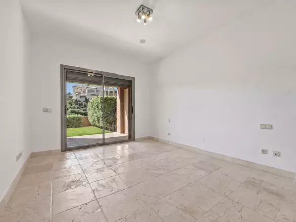 2-bedroom Apartment In Estepona, Spain (100 M²)
