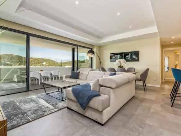 2-bedroom Apartment In Fuengirola, Spain (122 M²)