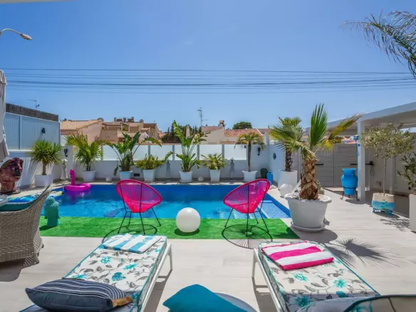 3-bedroom Villa In Torrevieja, Spain (140 M²)