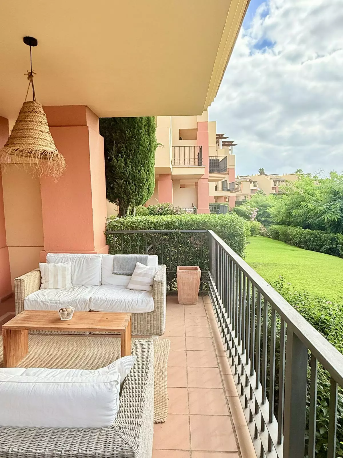 2-bedroom Apartment In Benahavis, Spain (100 M²)