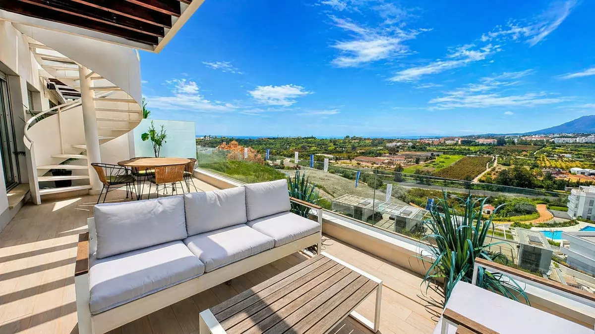 2-bedroom Apartment In Estepona, Spain (75 M²)