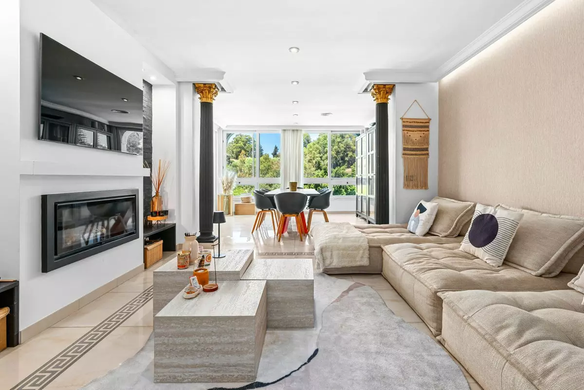 3-bedroom Apartment In Benahavis, Spain (173 M²)