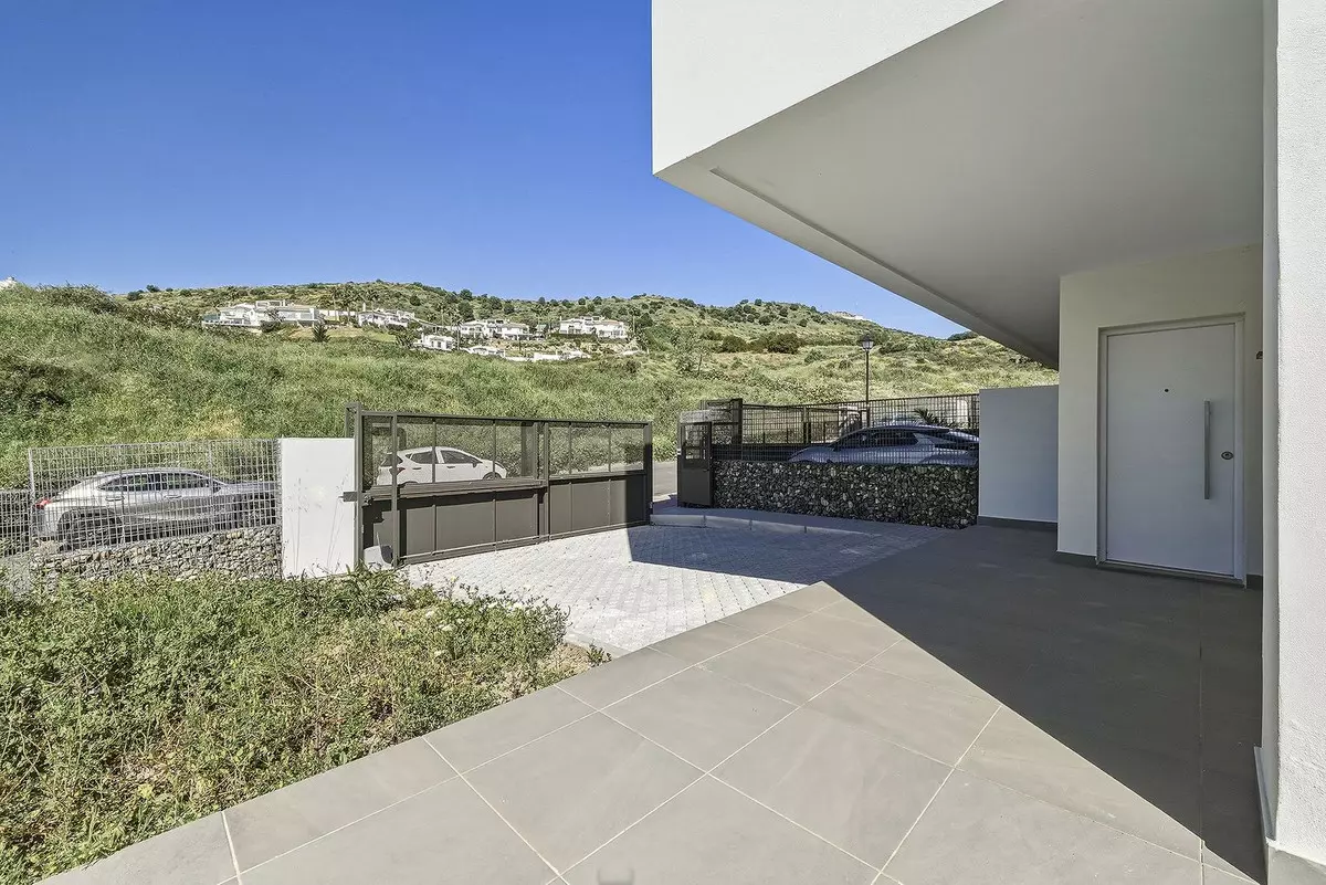 3-bedroom Villa In Mijas, Spain (133 M²)