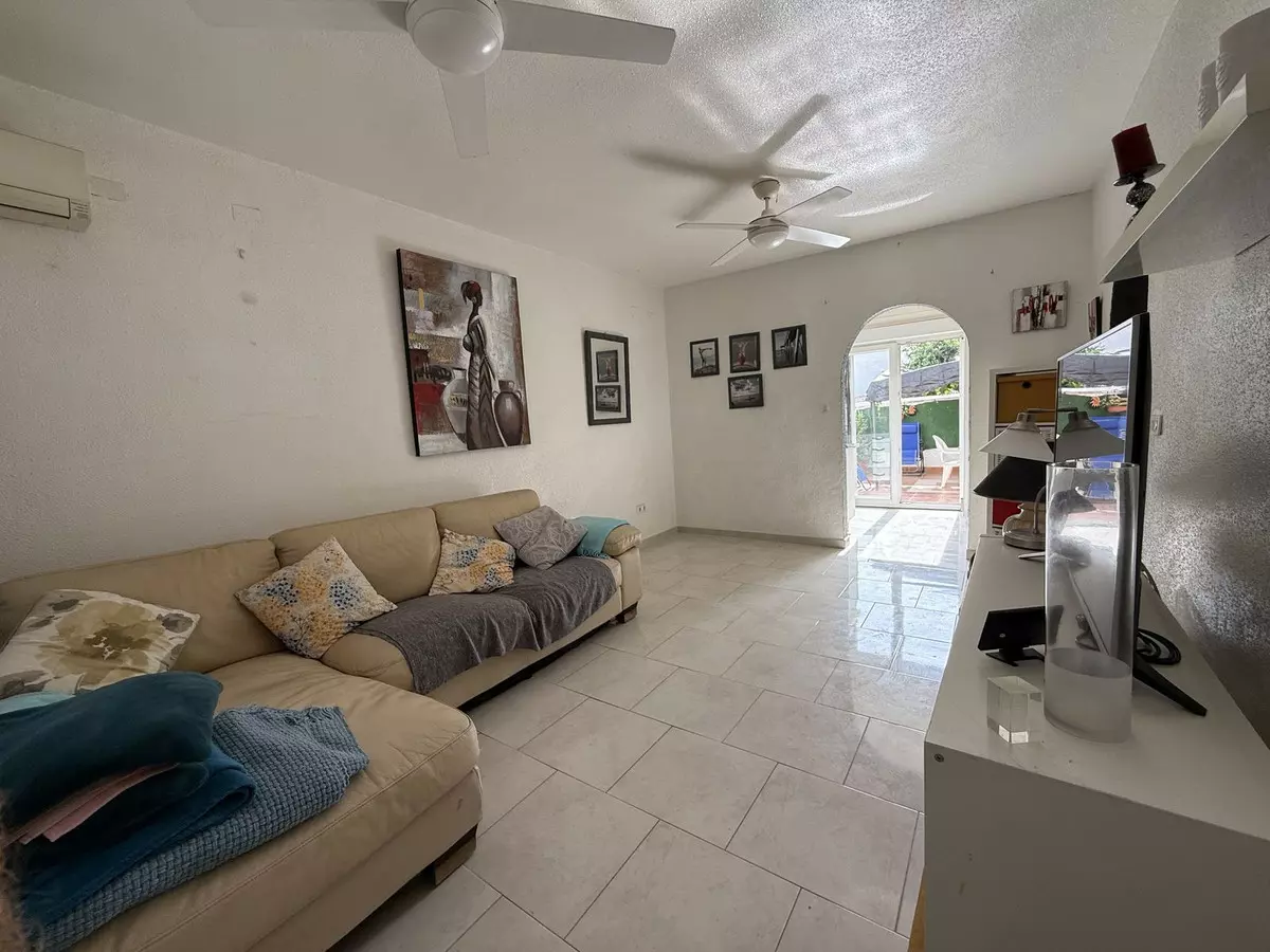 3-bedroom Town House In Torrevieja, Spain (58 M²)
