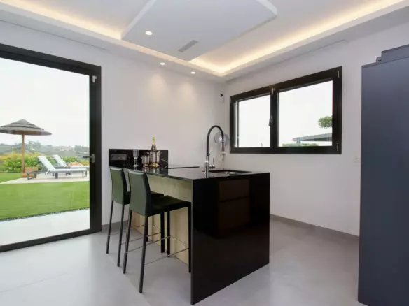 3-bedroom Villa In Alhaurín El Grande, Spain (166 M²)