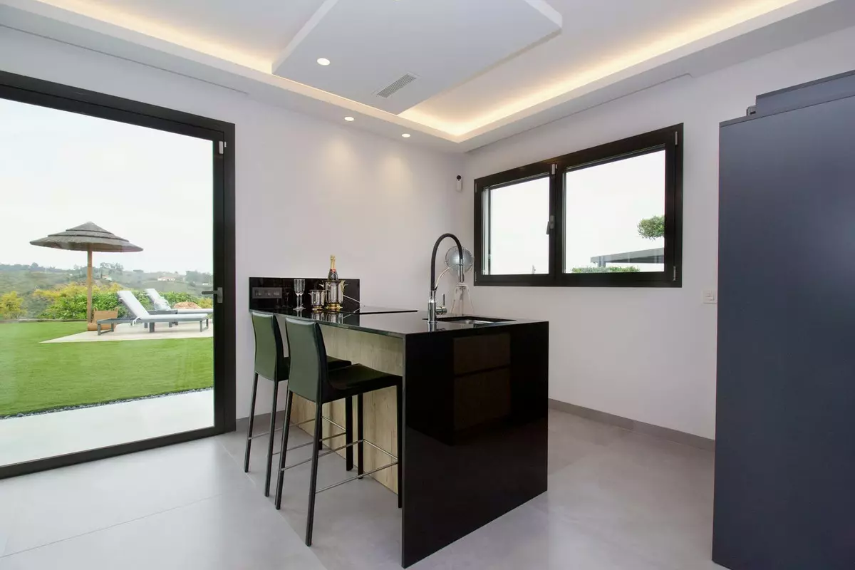 3-bedroom Villa In Alhaurín El Grande, Spain (166 M²)