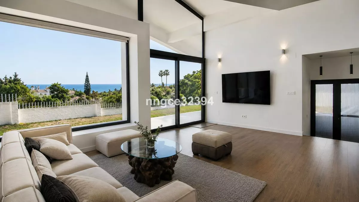5-bedroom Villa In Estepona, Spain (411 M²)