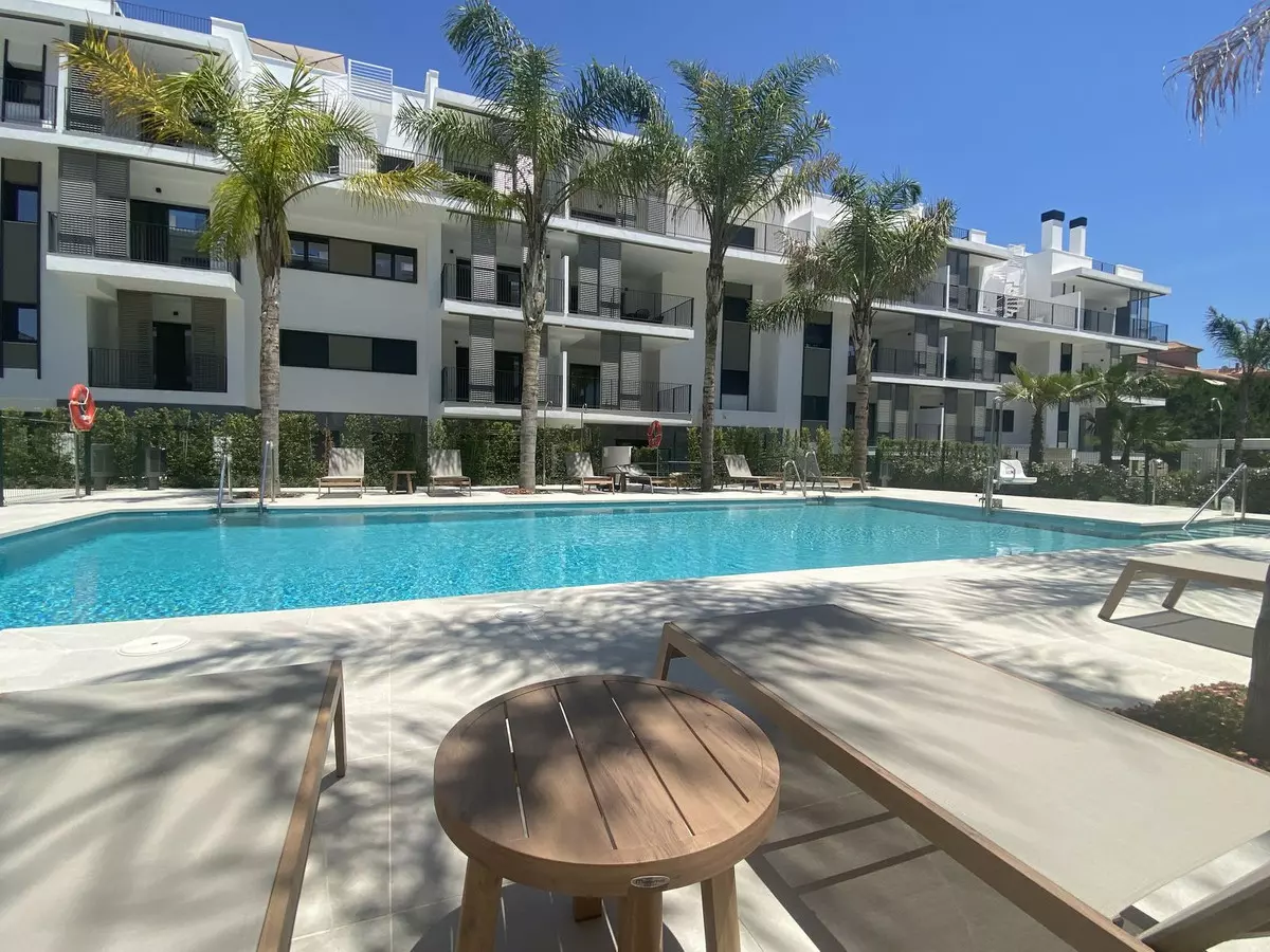 3-bedroom Apartment In Estepona, Spain (93 M²)