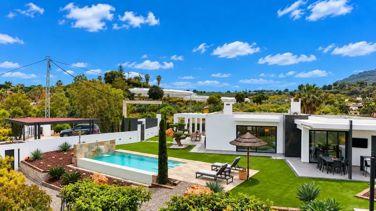 3-bedroom Villa In Alhaurín El Grande, Spain (166 M²)