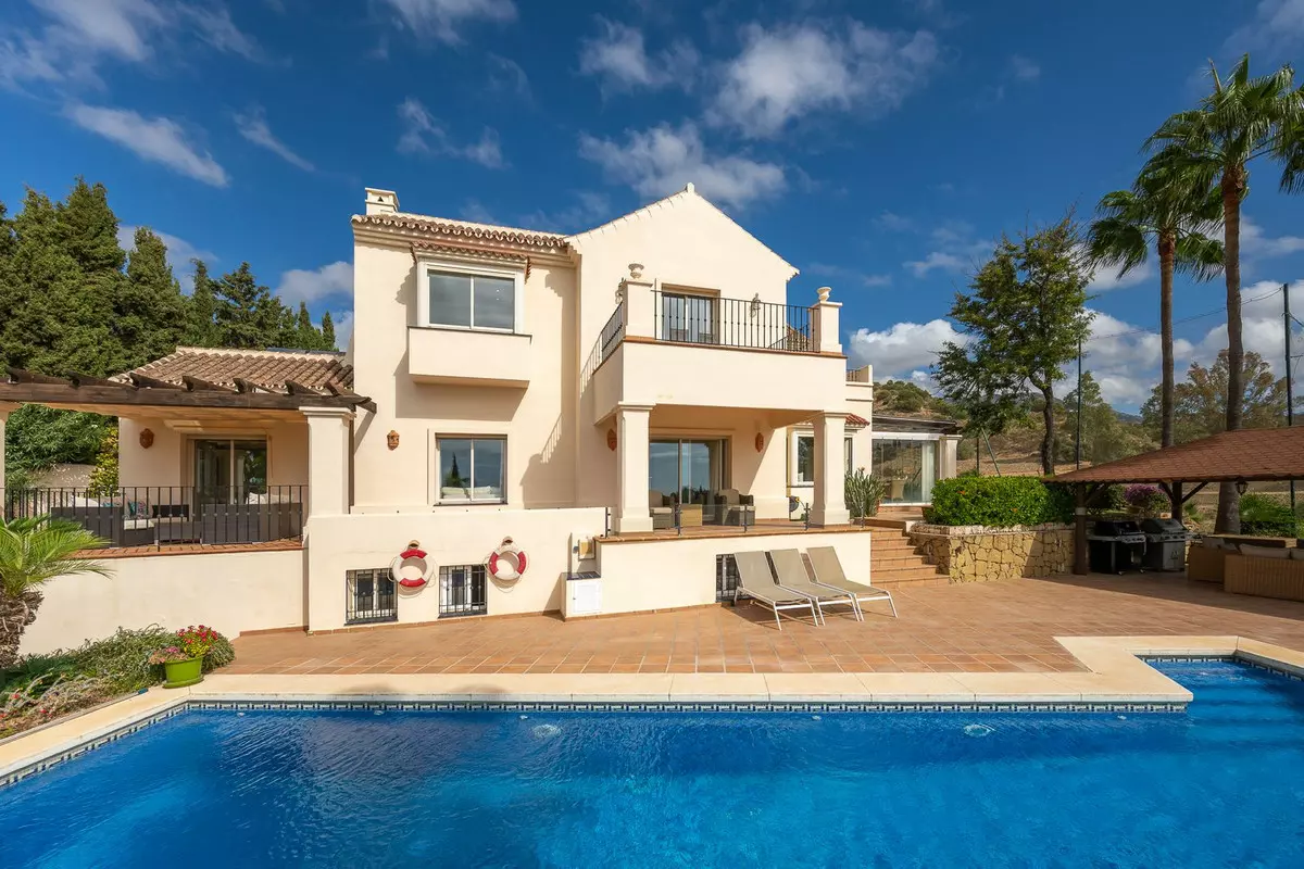 4-bedroom Villa In Mijas, Spain (450 M²)