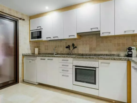 2-bedroom Apartment In Estepona, Spain (90 M²)