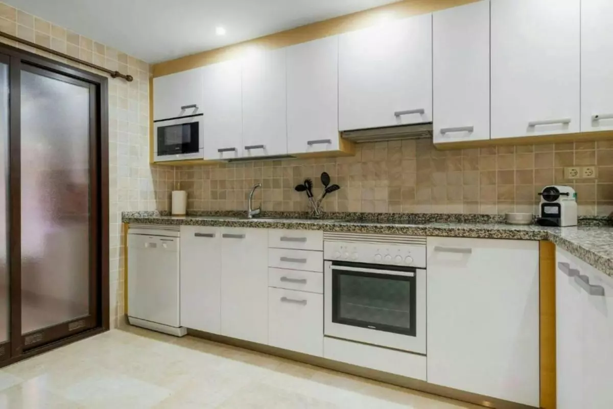 2-bedroom Apartment In Estepona, Spain (90 M²)