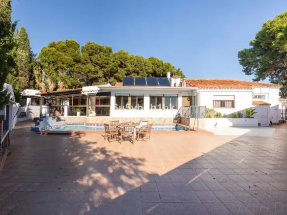 5-bedroom Villa In Torremolinos, Spain (288 M²)