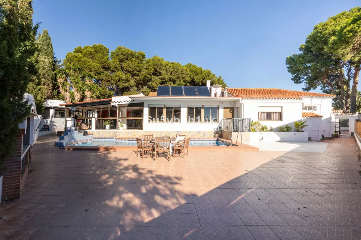 5-bedroom Villa In Torremolinos, Spain (288 M²)