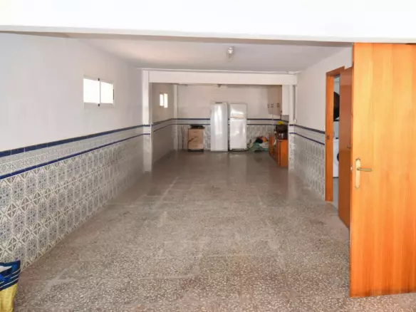 7-bedroom Villa In Guardamar Del Segura, Spain (266 M²)