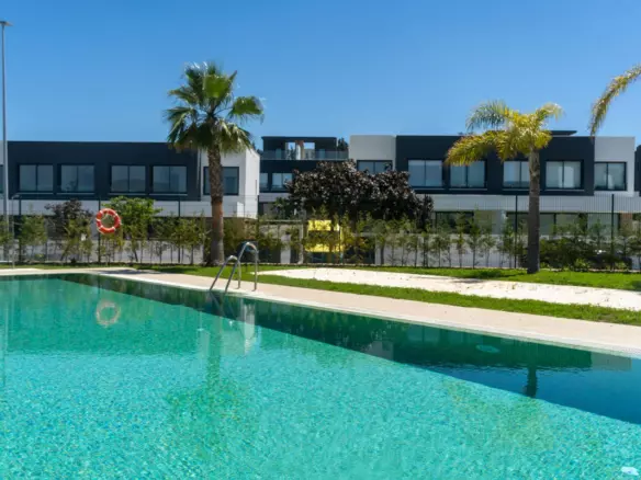 3-bedroom Villa In Estepona, Spain (140 M²)