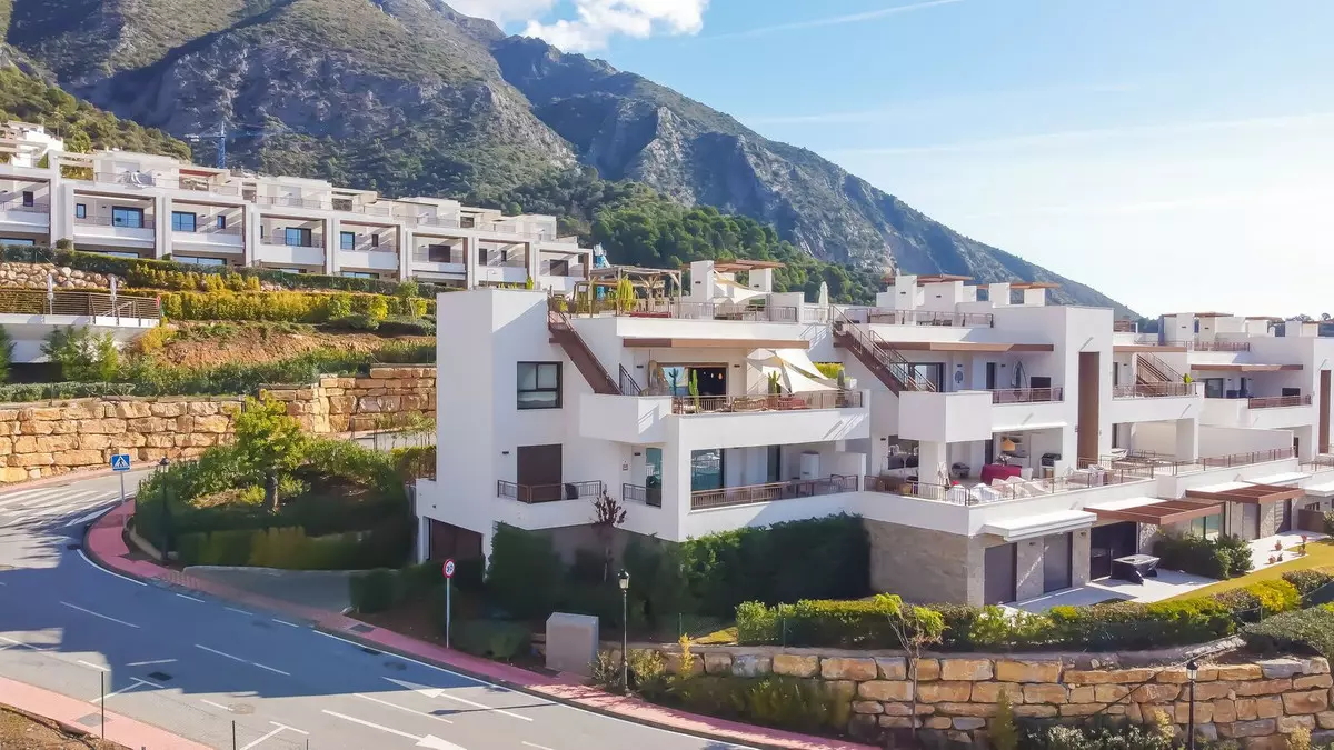 3-bedroom Apartment In Istan, Spain (140 M²)