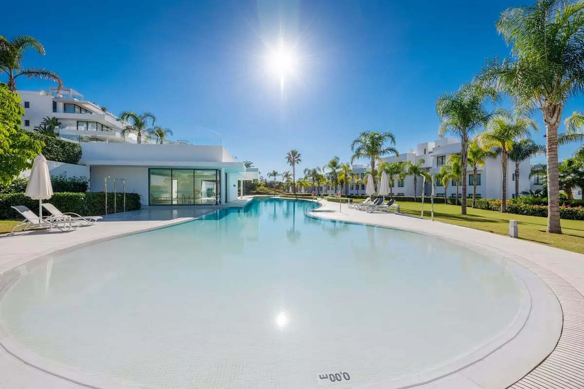 2-bedroom Apartment In Estepona, Spain (91 M²)