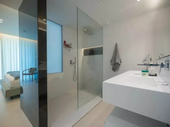 3-bedroom Apartment In Marbella, Spain (130 M²)