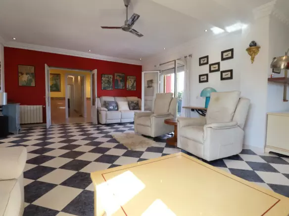 3-bedroom Villa In Algorfa, Spain (264 M²)