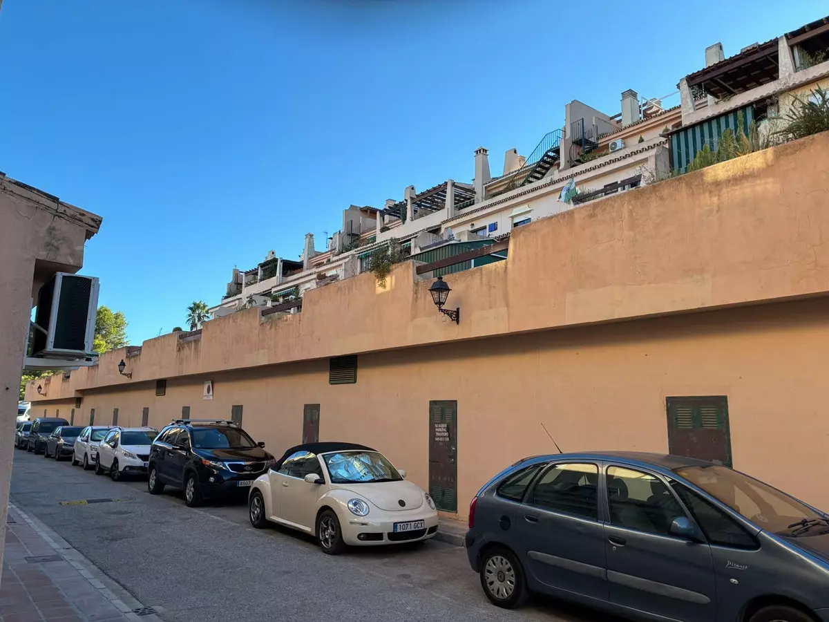 3-bedroom Apartment In Estepona, Spain (121 M²)