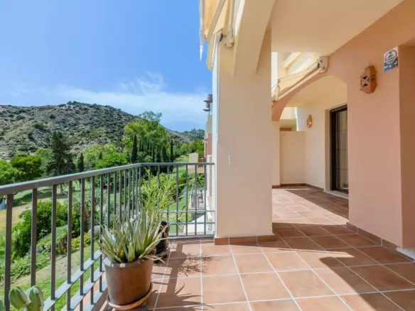 2-bedroom Apartment In Benahavis, Spain (90 M²)