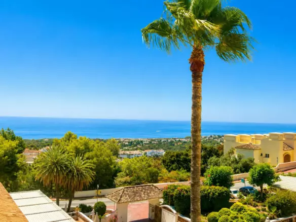 2-bedroom Apartment In Mijas, Spain (133 M²)