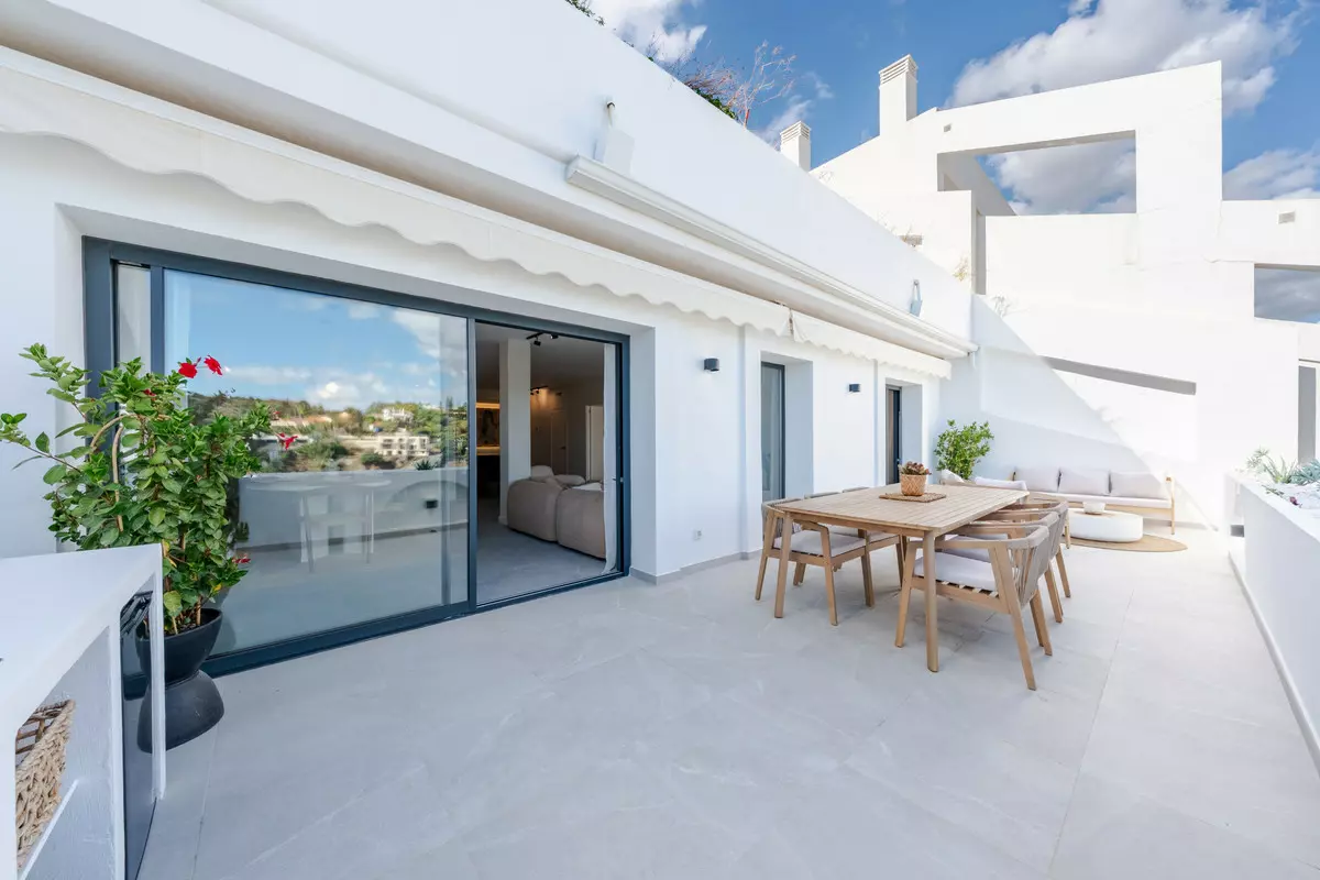 3-bedroom Apartment In Benahavis, Spain (150 M²)