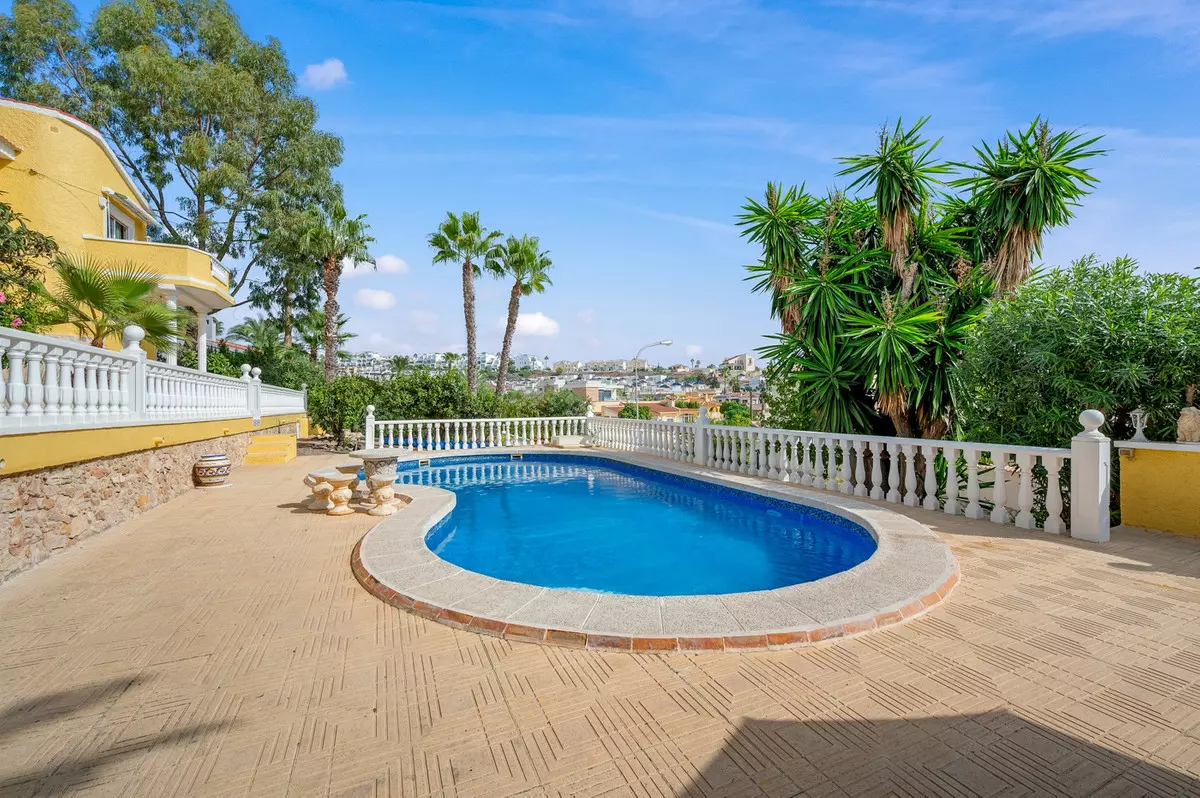 2-bedroom Villa In Rojales, Spain (132 M²)