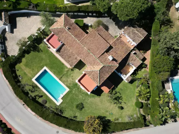 6-bedroom Villa In Marbella, Spain (521 M²)